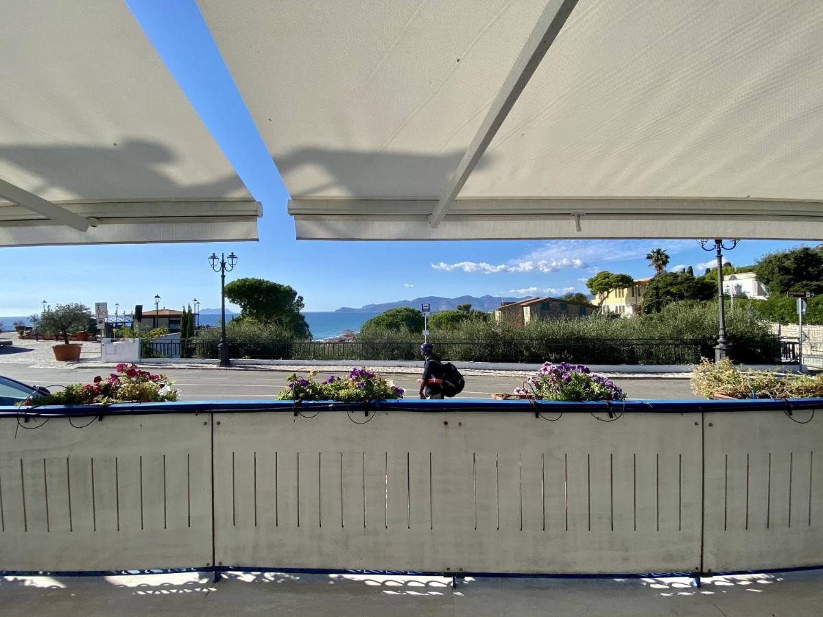 Holidaycasa Mike - Con Terrazzo Vista Mare Sperlonga Exterior photo