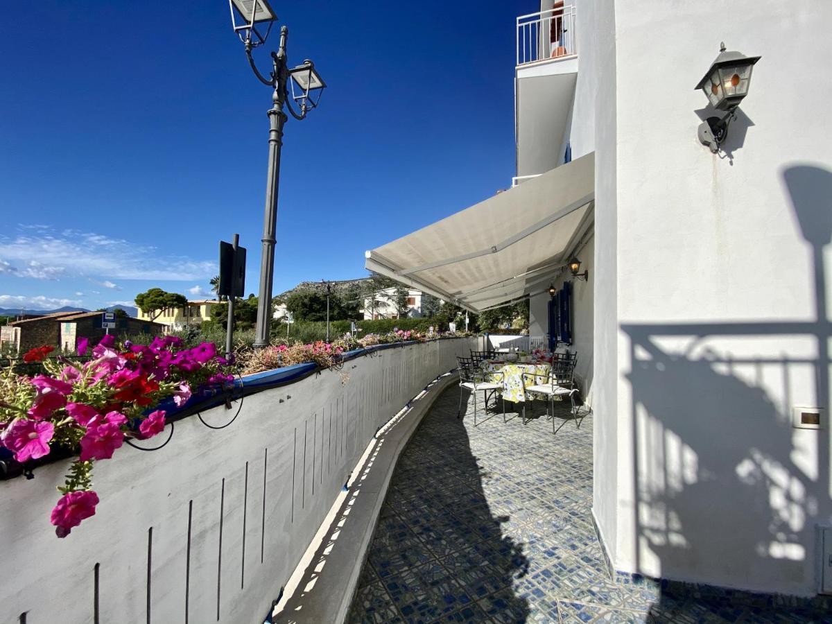 Holidaycasa Mike - Con Terrazzo Vista Mare Sperlonga Exterior photo
