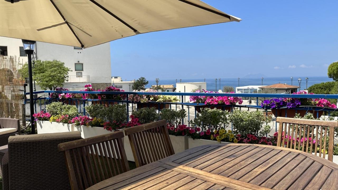 Holidaycasa Mike - Con Terrazzo Vista Mare Sperlonga Exterior photo